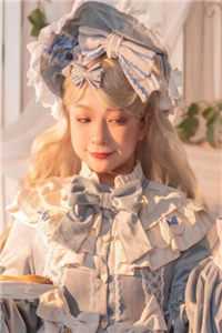 嫁给穷小子后，她成了百亿富婆