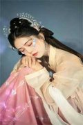 《郡主她强吻了隔壁将军》虞晚沈