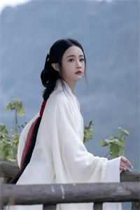 快穿：尤物穿成万人嫌工具人女配小说